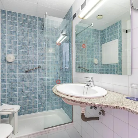 Port Fiesta Park Hotel