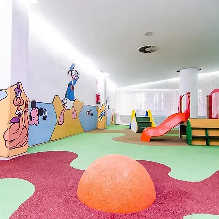מלון Port Fiesta Park