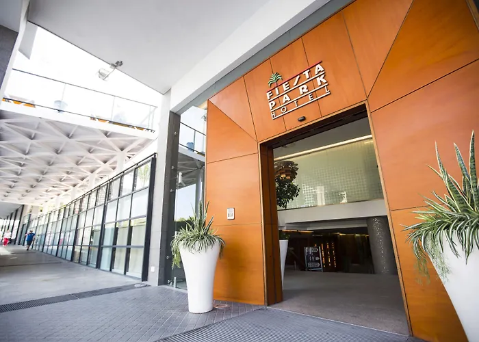 Hotel Port Fiesta Park