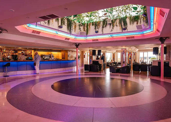 Hotel Port Fiesta Park